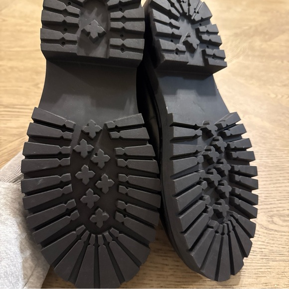 Steve Madden Black Mary Jane Shoes - Picture 5 of 5